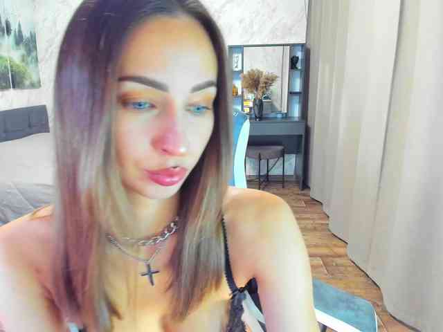 LolaLaLol webcam