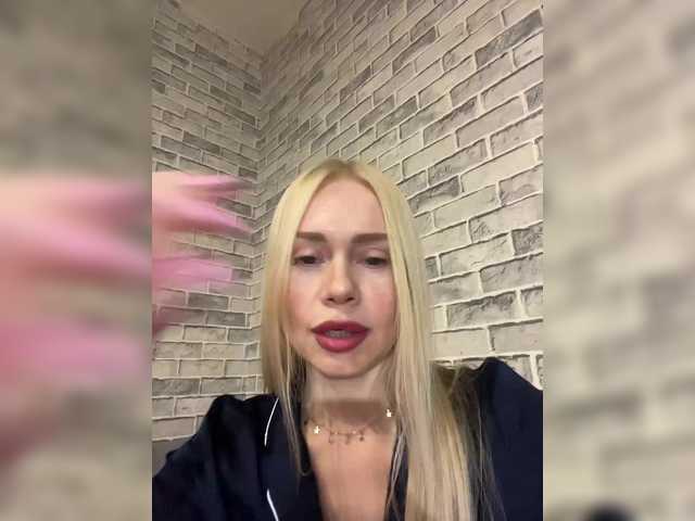 -SexyMilf-'s BongaCams show and profile