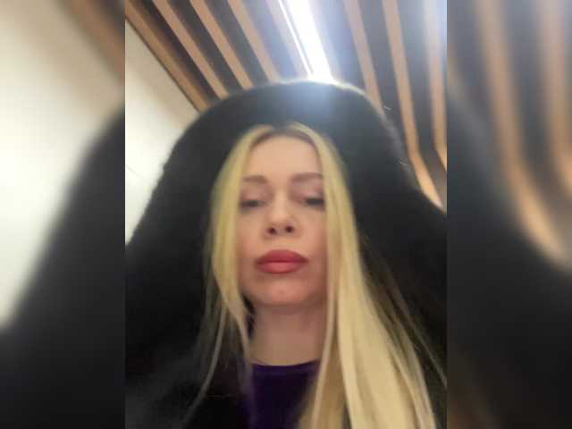 -SexyMilf-'s BongaCams show and profile