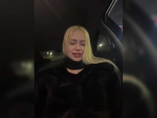 -SexyMilf-'s BongaCams show and profile