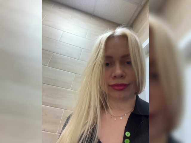 -SexyMilf- from BongaCams is Freechat