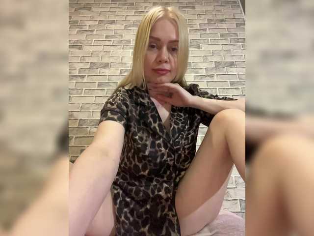 -SexyMilf- from BongaCams is Freechat
