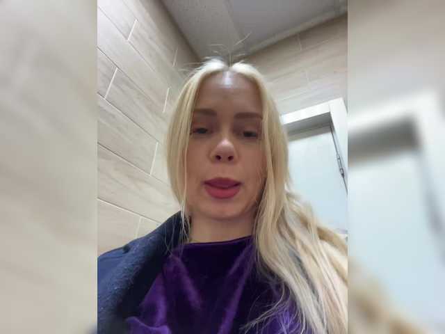 -SexyMilf-'s BongaCams show and profile