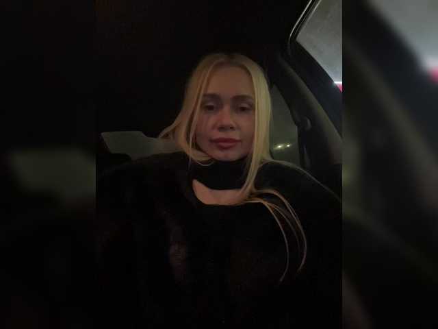 -SexyMilf-'s BongaCams show and profile