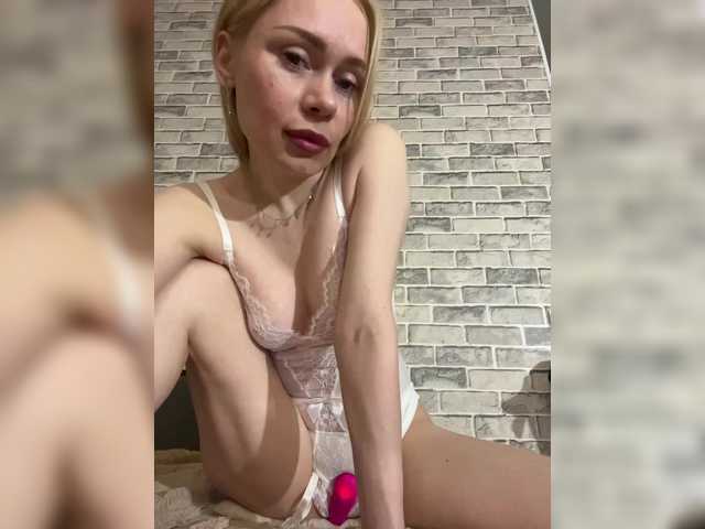 -SexyMilf-'s BongaCams show and profile