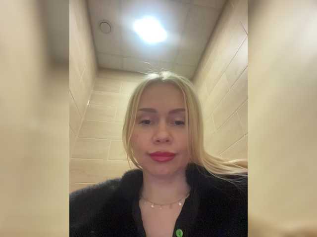 -SexyMilf- from BongaCams is Freechat