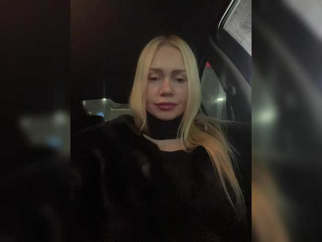 -SexyMilf-'s BongaCams show and profile