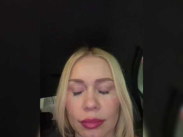 -SexyMilf-'s BongaCams show and profile