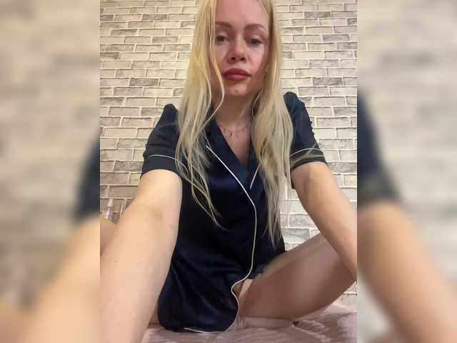 -SexyMilf-'s BongaCams show and profile