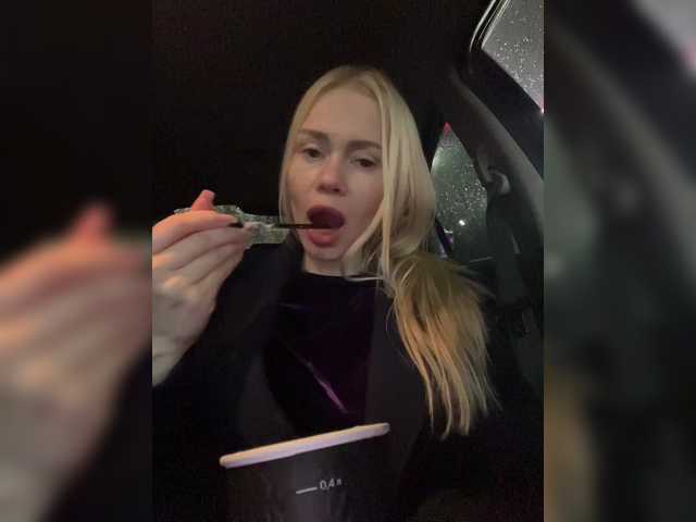 -SexyMilf-'s BongaCams show and profile