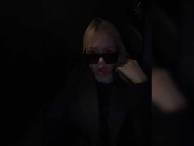 -SexyMilf-'s BongaCams show and profile