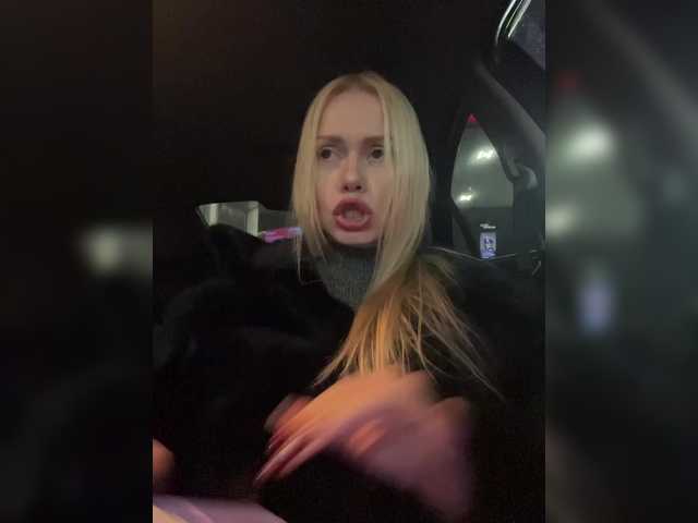 -SexyMilf-'s BongaCams show and profile