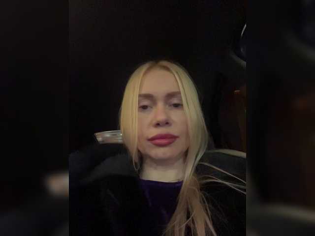 -SexyMilf-'s BongaCams show and profile