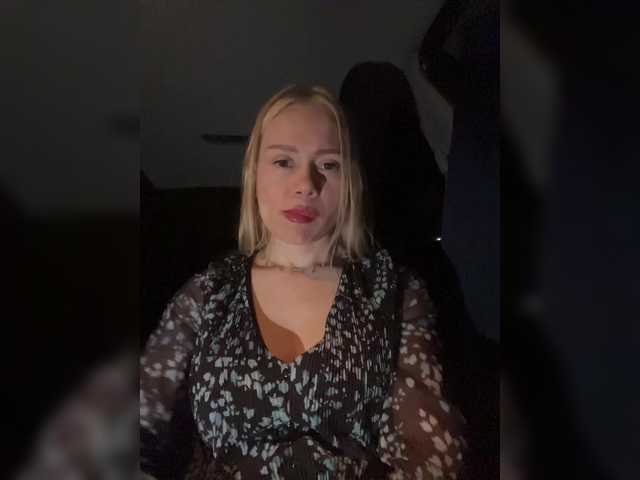 -SexyMilf-'s BongaCams show and profile