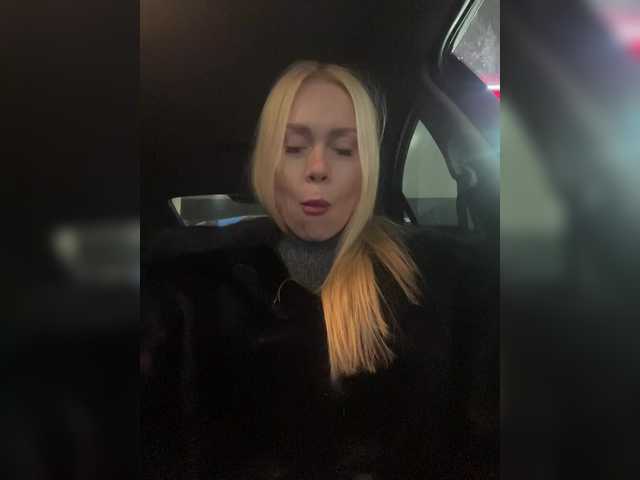 -SexyMilf-'s BongaCams show and profile