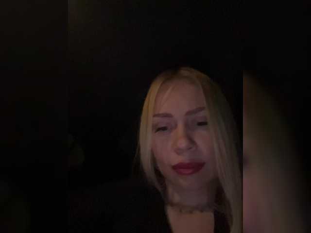 -SexyMilf-'s BongaCams show and profile