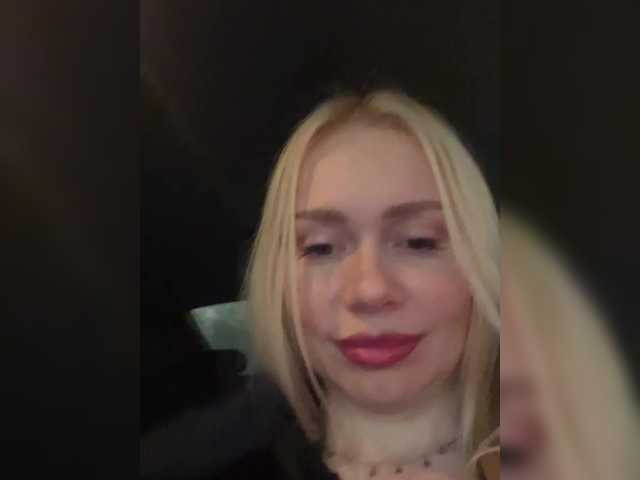 -SexyMilf-'s BongaCams show and profile