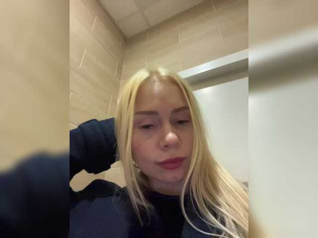 -SexyMilf-'s BongaCams show and profile