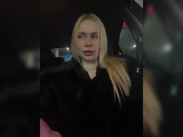 -SexyMilf-'s BongaCams show and profile