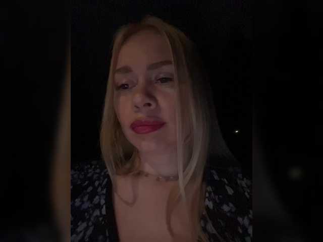 -SexyMilf-'s BongaCams show and profile