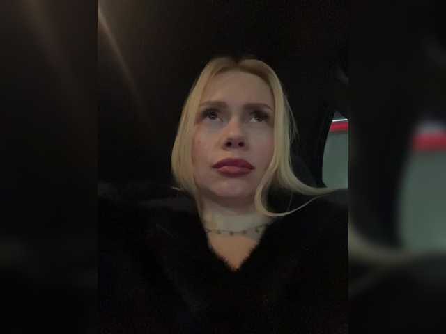 -SexyMilf-'s BongaCams show and profile