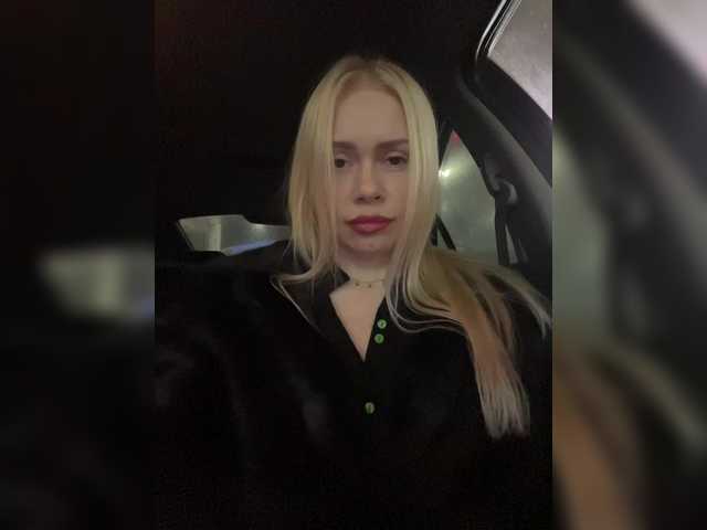 -SexyMilf-'s BongaCams show and profile