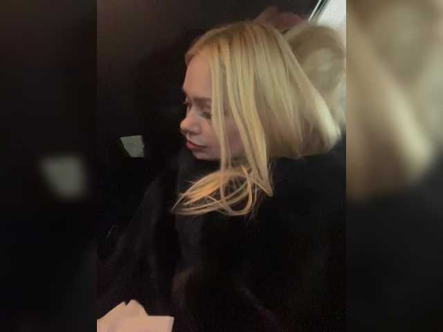 -SexyMilf-'s BongaCams show and profile