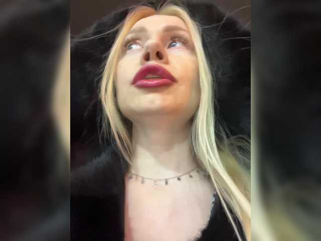 -SexyMilf-'s BongaCams show and profile