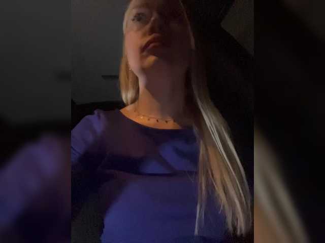 -SexyMilf-'s BongaCams show and profile