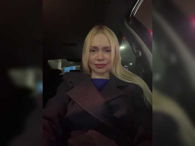 -SexyMilf-'s BongaCams show and profile