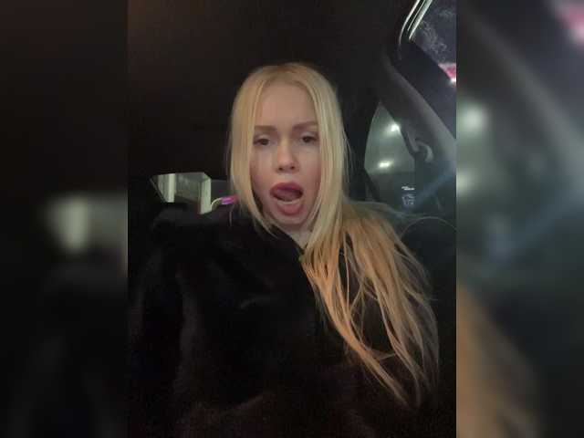 -SexyMilf-'s BongaCams show and profile