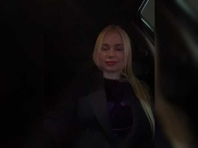 -SexyMilf-'s BongaCams show and profile