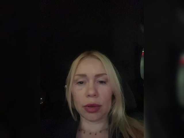 -SexyMilf-'s BongaCams show and profile