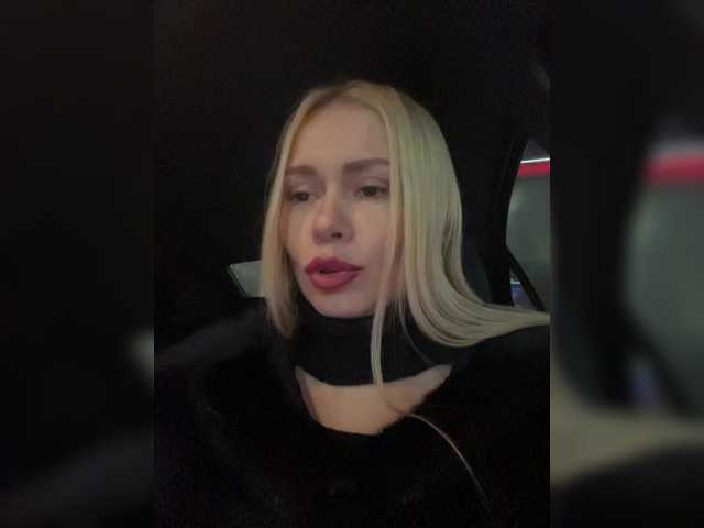 -SexyMilf-'s BongaCams show and profile