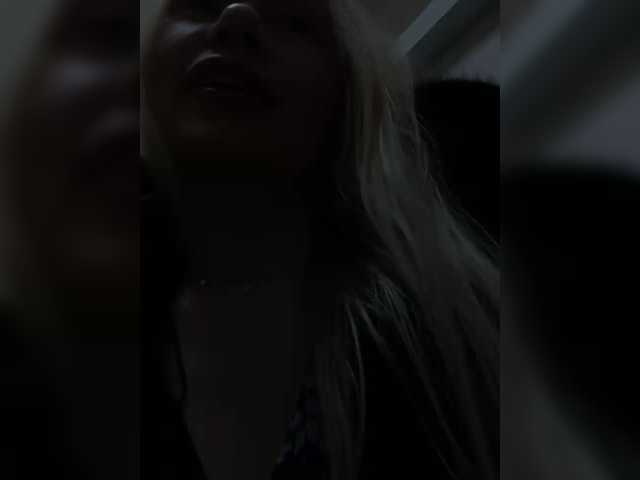 -SexyMilf-'s BongaCams show and profile