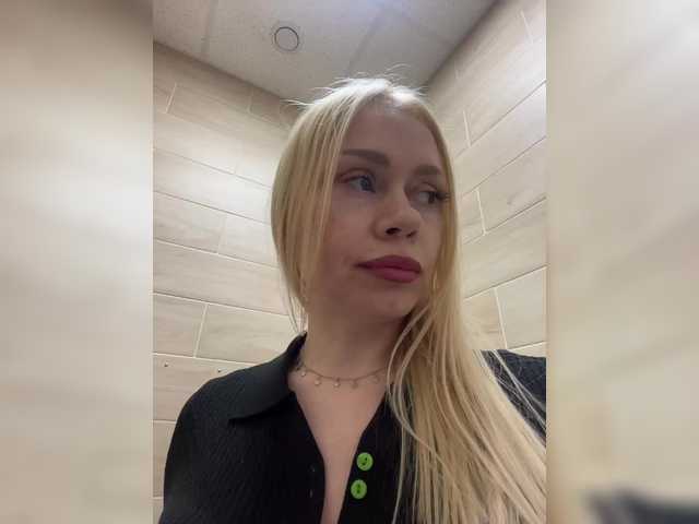 -SexyMilf- from BongaCams is Freechat