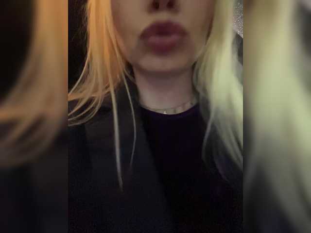 -SexyMilf-'s BongaCams show and profile