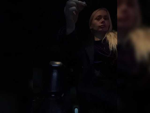 -SexyMilf-'s BongaCams show and profile