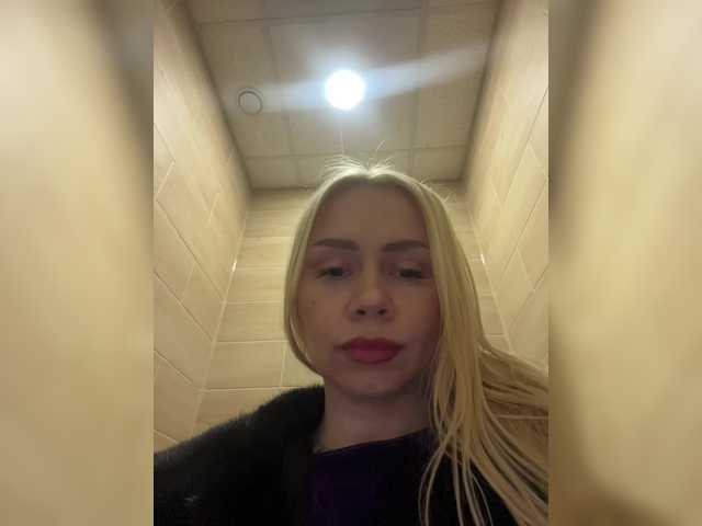 -SexyMilf- from BongaCams is Freechat