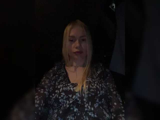 -SexyMilf-'s BongaCams show and profile