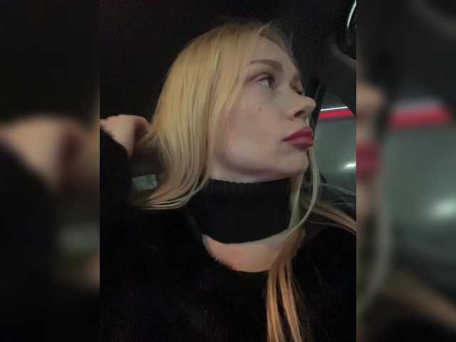 -SexyMilf-'s BongaCams show and profile