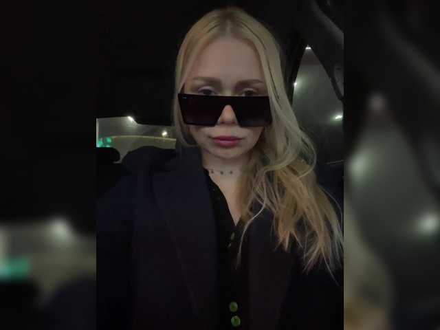 -SexyMilf-'s BongaCams show and profile