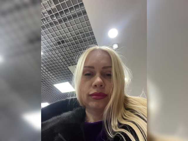 -SexyMilf-'s BongaCams show and profile
