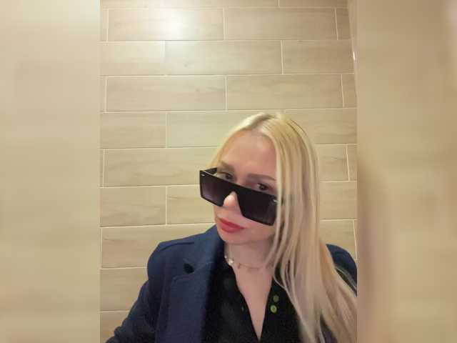 -SexyMilf-'s BongaCams show and profile