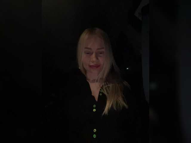 -SexyMilf-'s BongaCams show and profile