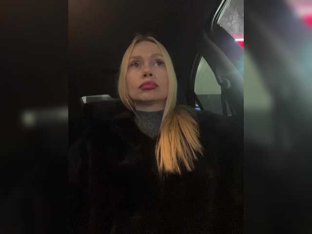 -SexyMilf-'s BongaCams show and profile