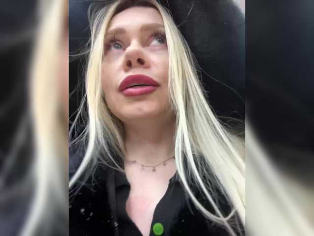 -SexyMilf-'s BongaCams show and profile