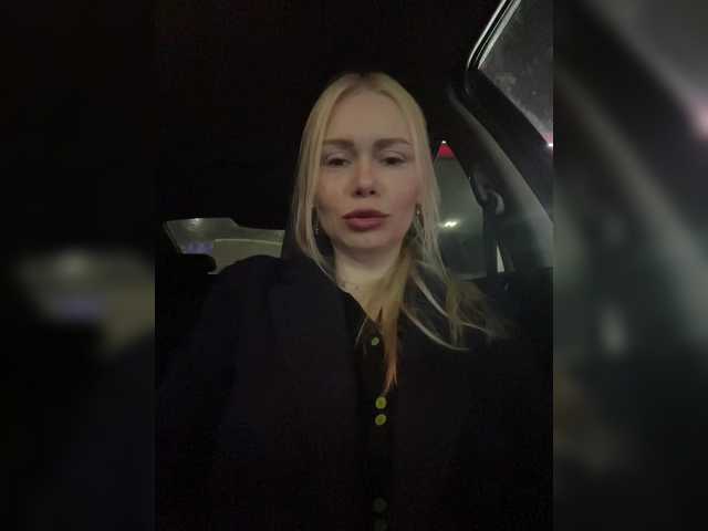 -SexyMilf-'s BongaCams show and profile