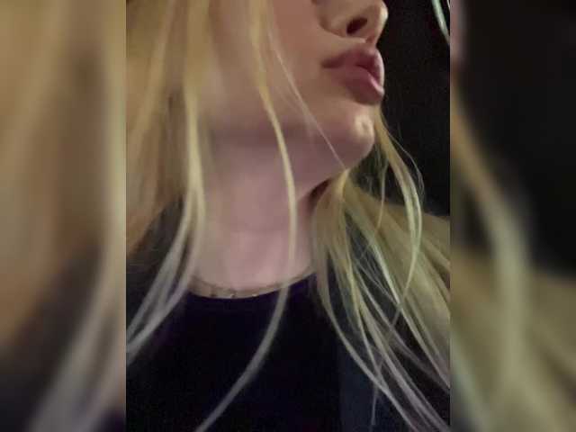 -SexyMilf-'s BongaCams show and profile