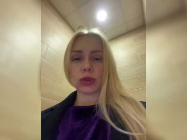 -SexyMilf-'s BongaCams show and profile